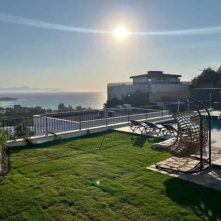 וילה Luxury Sea View With Pool גומושלוק